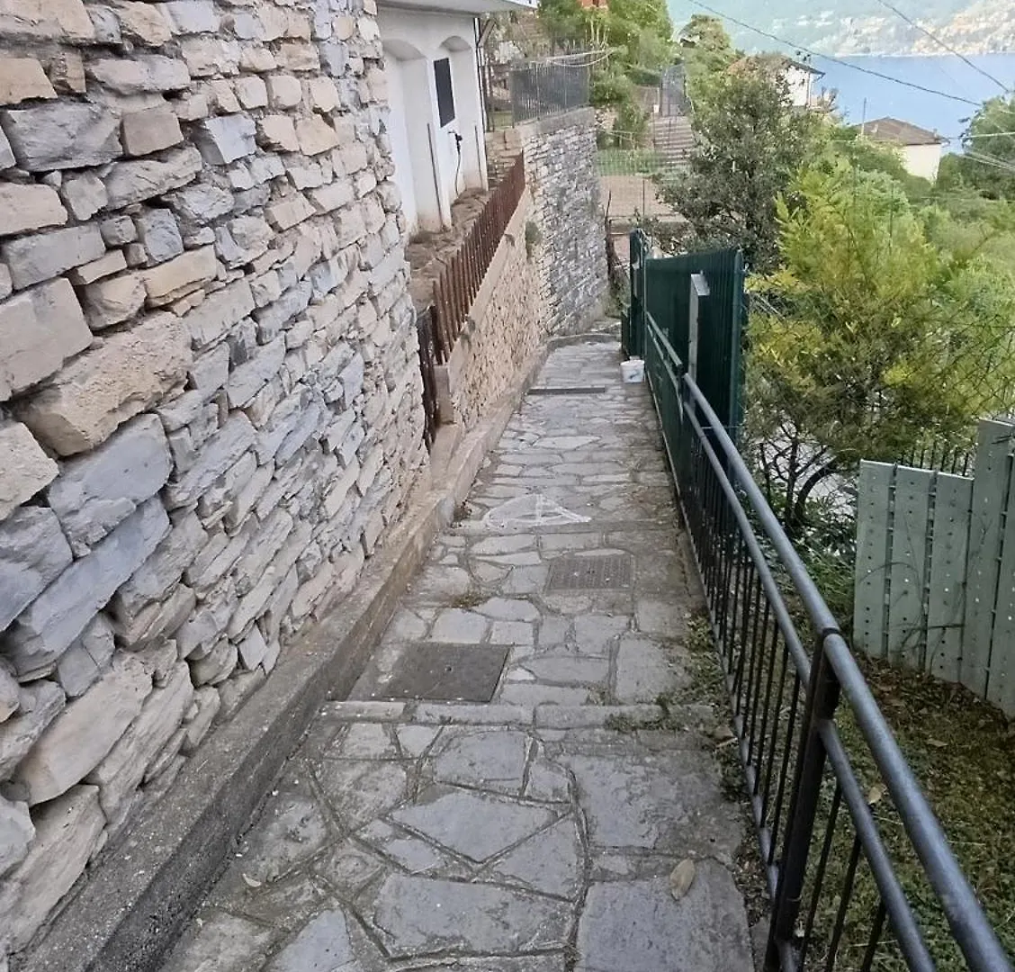 Finalmente Sul Lago Di Como Moltrasio 0*,  İtalya